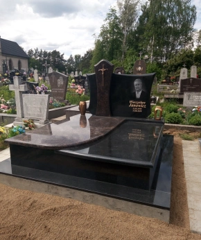 Памятник двойной 155